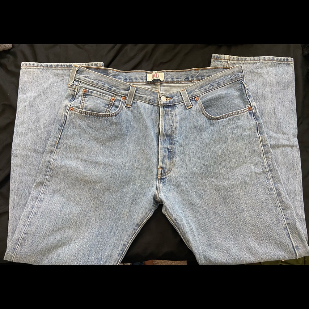 Levi’s 501 button fly Light wash jeans 38x32